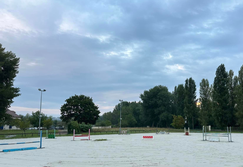Carrière de CSO dans une écurie de propriétaire à Lamorlaye.